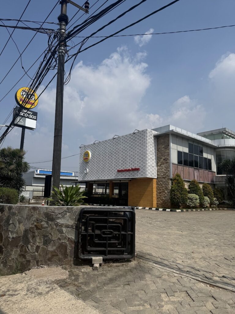 Sewa Ruang Kantor Lantai 3 150m² – LAV BEKASI
